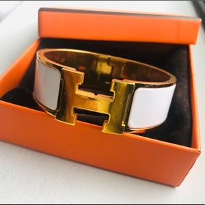 HERMÈS Wide Clic Clac H Bracelet Gold/White PM